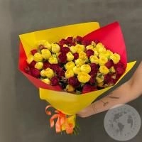 23 красные и желтые розы