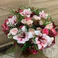 Букет из роз и альстромерий 