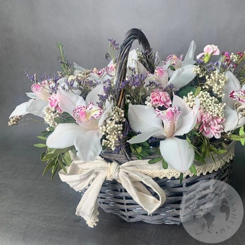 Корзина с орхидеями в магазине Цветы Планеты