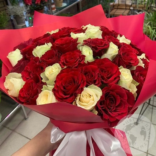 Букет из 51 розы микс 40 см. в магазине Цветы Планеты Букет из 51 розы микс 40 см.