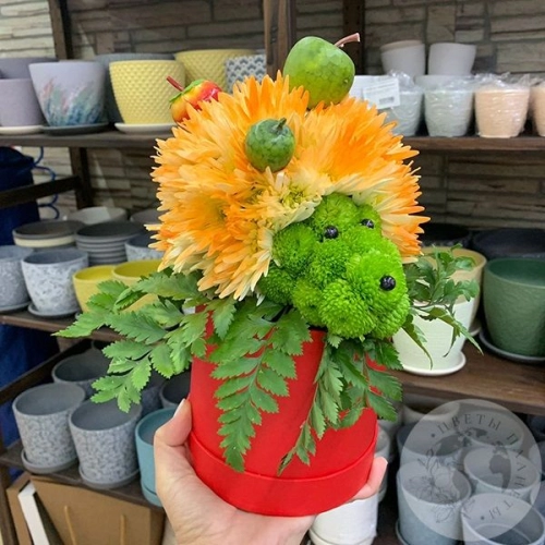 Композиция из кустовой хризантемы "Ежик" в магазине Цветы Планеты