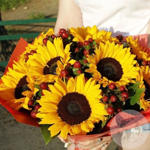 Букет подсолнухов "Солнечный" в магазине Цветы Планеты