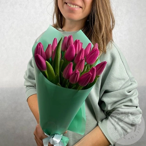 9 тюльпанов бордовых в магазине Цветы Планеты