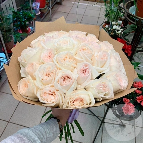 Букет из 25 пионовидных роз в магазине Цветы Планеты