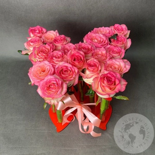 Роза кремовая в колбе 21 шт. Бабочка в магазине Цветы Планеты