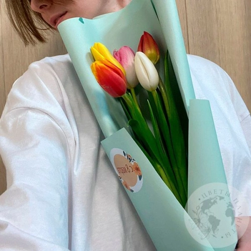 Букет  из 5 тюльпанов микс в магазине Цветы Планеты