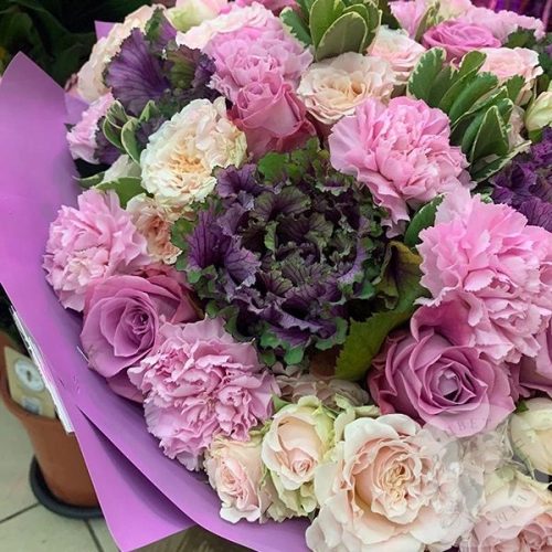 Букет роз и гвоздик "Замечательный" в магазине Цветы Планеты