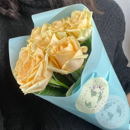 7 роз кремовых 60 см. 7 роз кремовых 60 см. в магазине Цветы Планеты