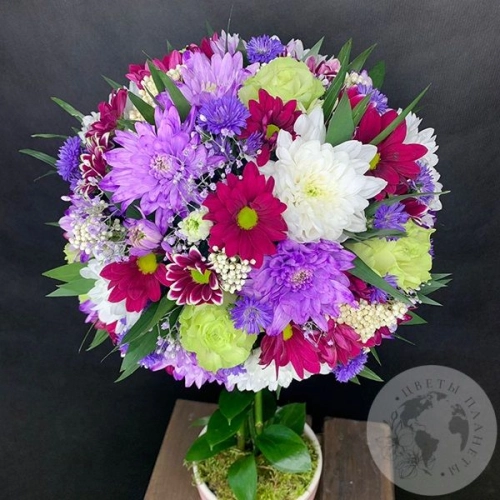 Букет из хризантем, роз в кашпо "Дерево" в магазине Цветы Планеты