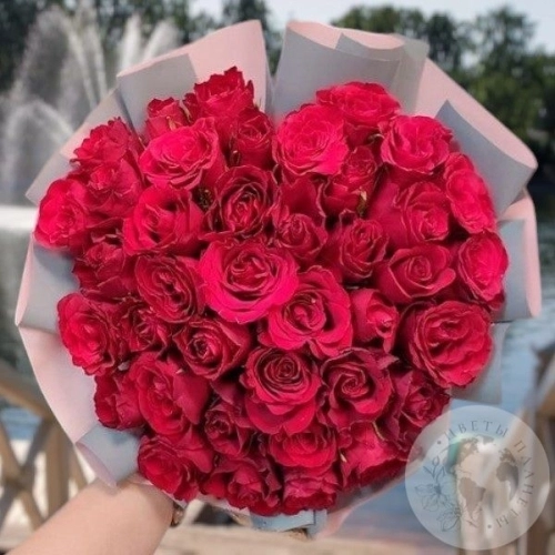 Букет из 39 красных роз в магазине Цветы Планеты