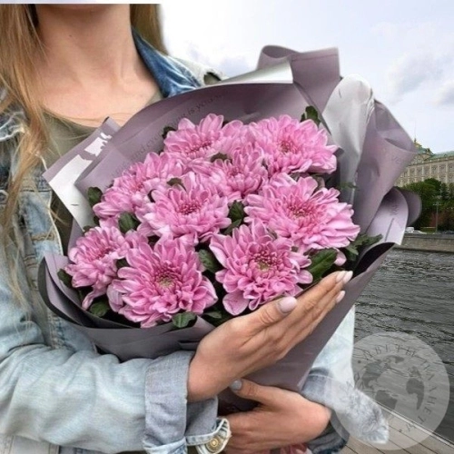 Букет из 9 розовых одноголовых хризантем в магазине Цветы Планеты