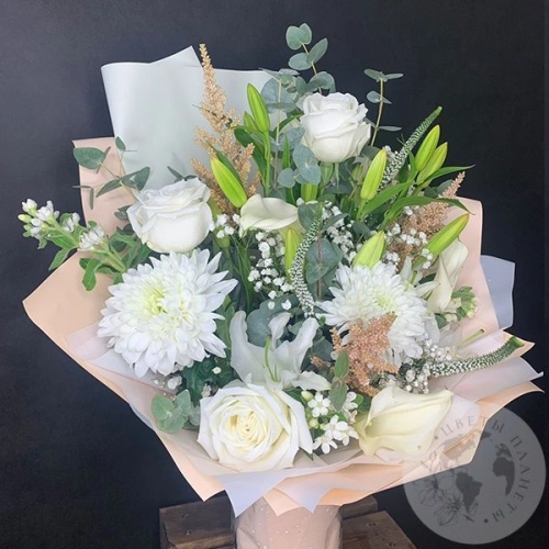 Букет из роз, хризантем, лилий "Радость встречи"