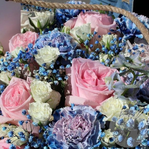 Композиция из роз в ящике "Летняя сказка" в магазине Цветы Планеты Композиция из роз в ящике "Летняя сказка" в магазине Цветы Планеты