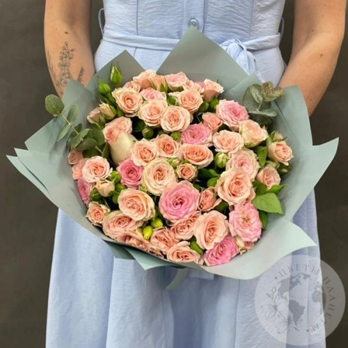 Букет из 9 роз с эвкалиптом "Нежное послание" в магазине Цветы Планеты