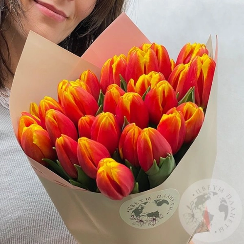 25 тюльпанов красно-желтых в магазине Цветы Планеты