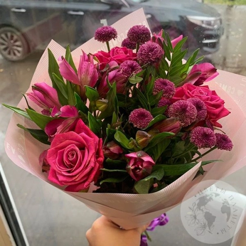 Букет из роз и альстромерий "Улыбка" в магазине Цветы Планеты