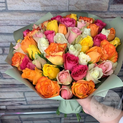 Букет 51 роза микс 40 см. в магазине Цветы Планеты