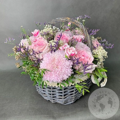 Корзина роз, хризантем и гвоздик "Изысканность" в магазине Цветы Планеты