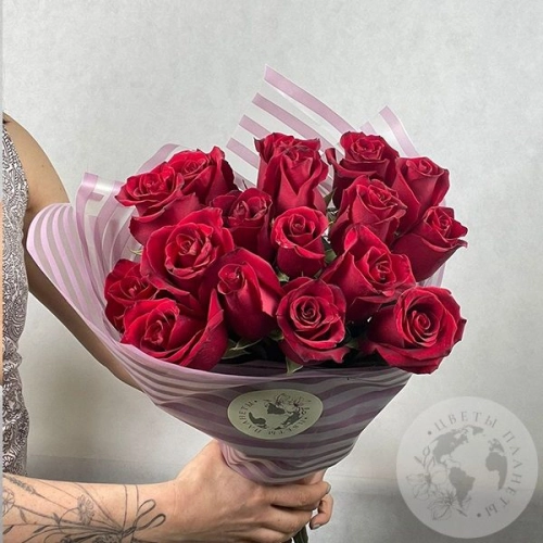 17 роз бордовых 60 см. в магазине Цветы Планеты
