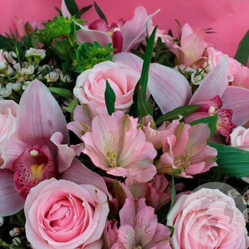 Букет из роз и альстромерий в магазине Цветы Планеты