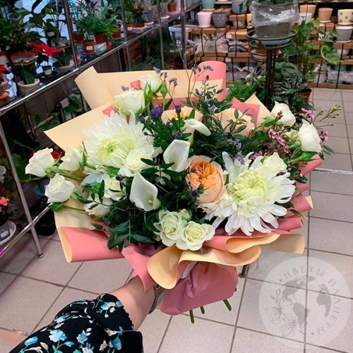 Букет из роз и хризантемы "Комплимент" в магазине Цветы Планеты Букет из роз и хризантемы "Комплимент"