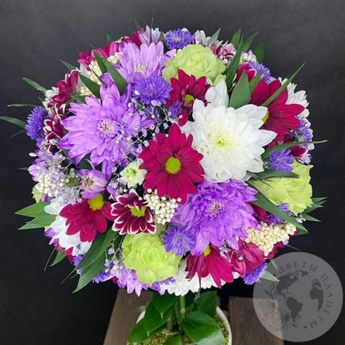 Букет из хризантем, роз в кашпо "Дерево" в магазине Цветы Планеты