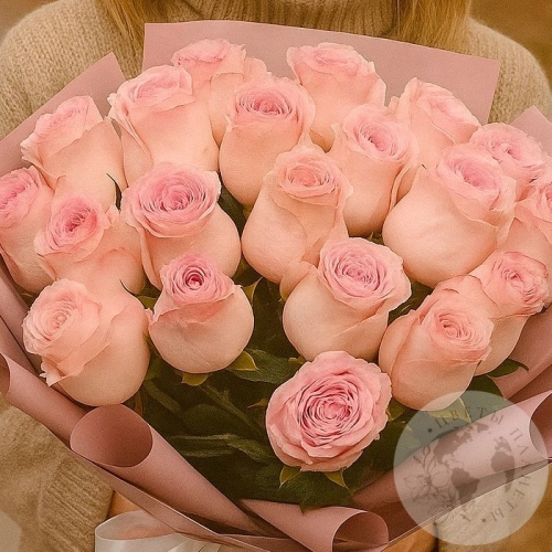 Букет из 19 роз в магазине Цветы Планеты Букет из 19 роз в магазине Цветы Планеты