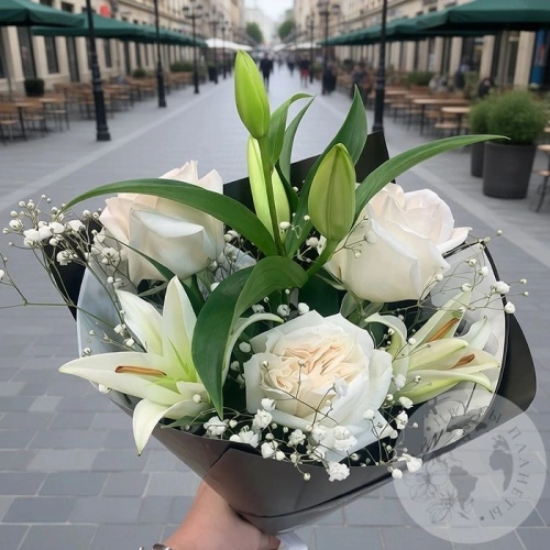 Букет из роз, лилии и гипсофилы "Нежное утро"