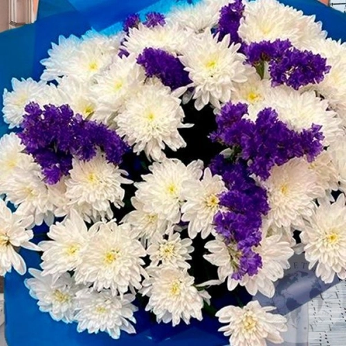 Букет из 7 белых кустовых хризантем