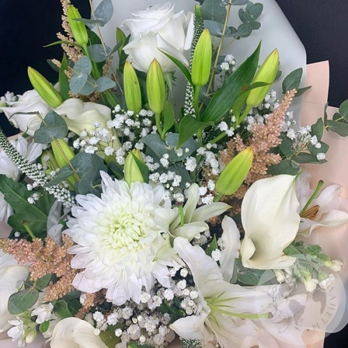 Букет из роз, хризантем, лилий "Радость встречи"