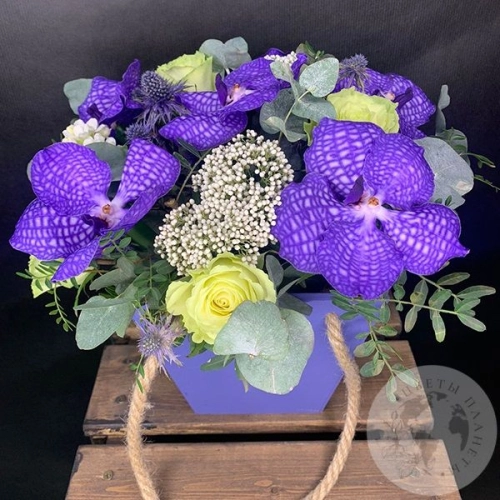 Композиция роз "Небеса" в магазине Цветы Планеты Композиция роз "Небеса" в магазине Цветы Планеты