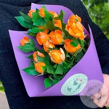 3 кустовые розы оранжевые 60 см 3 кустовые розы оранжевые 60 см