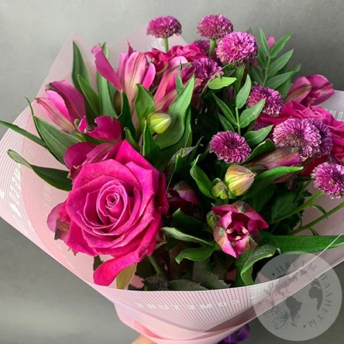Букет из роз и альстромерий "Улыбка" в магазине Цветы Планеты