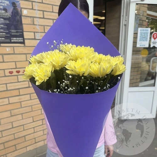 Букет из хризантем и гипсофил в магазине Цветы Планеты