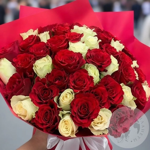 Букет из 51 розы микс 40 см.
