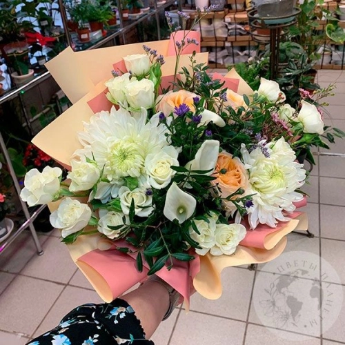 Букет из роз и хризантемы "Комплимент" в магазине Цветы Планеты Букет из роз и хризантемы "Комплимент"