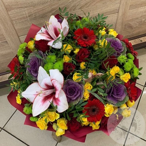 Букет из роз, гербер, сантини "Прекрасное настроение"