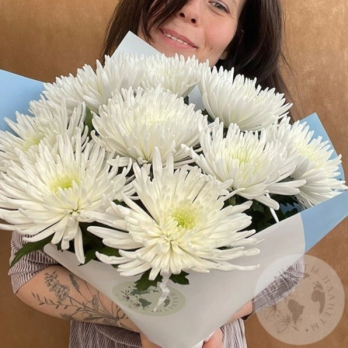9 хризантем белых в магазине Цветы Планеты