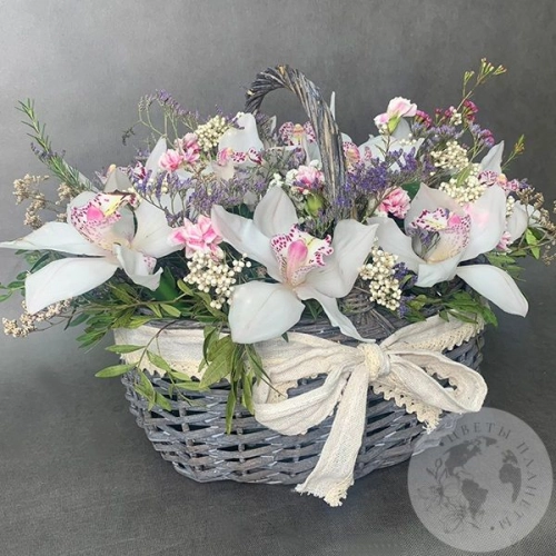 Корзина с орхидеями в магазине Цветы Планеты