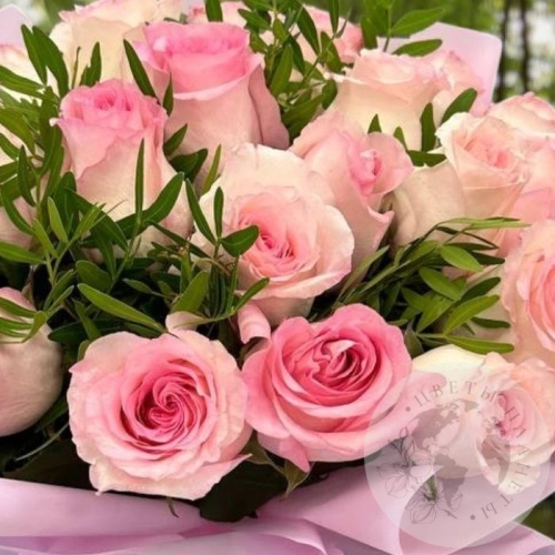 Букет из роз и фисташки в магазине Цветы Планеты