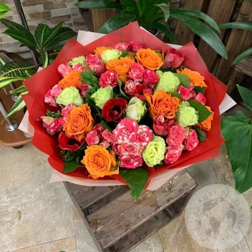 Букет из роз "Яркость" в магазине Цветы Планеты