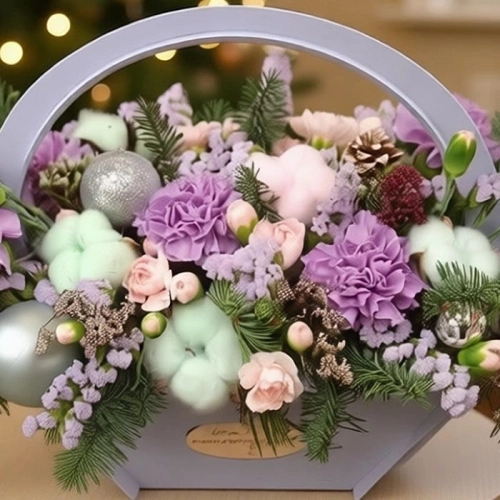 Зимняя композиция в корзине в магазине Цветы Планеты