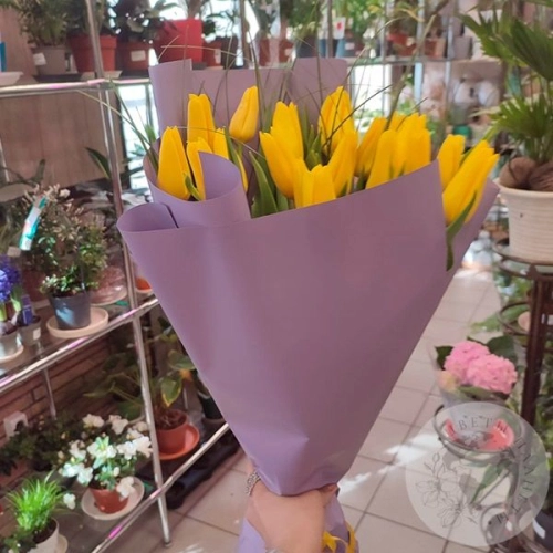 Букет желтых тюльпанов в магазине Цветы Планеты