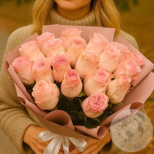 Букет из 19 роз в магазине Цветы Планеты Букет из 19 роз в магазине Цветы Планеты