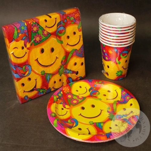 Набор посуды "Смайлик" в магазине Цветы Планеты