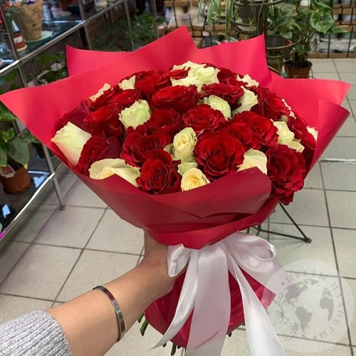 Букет из 51 розы микс 40 см. в магазине Цветы Планеты Букет из 51 розы микс 40 см.