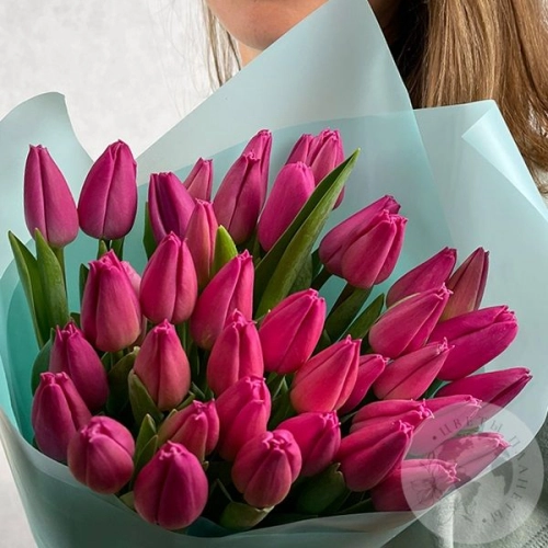 51 тюльпан малиновый в магазине Цветы Планеты