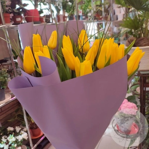 Букет желтых тюльпанов в магазине Цветы Планеты