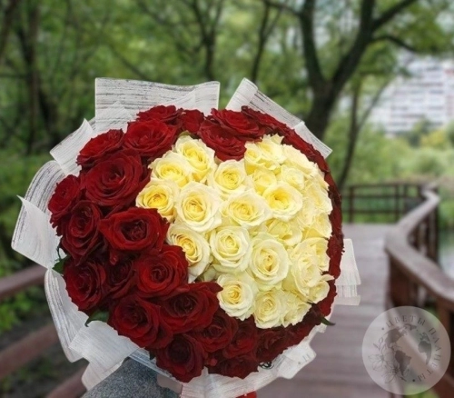 Букет из роз "Призвание в любви" в магазине Цветы Планеты