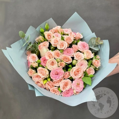 Букет из 9 роз с эвкалиптом "Нежное послание" в магазине Цветы Планеты